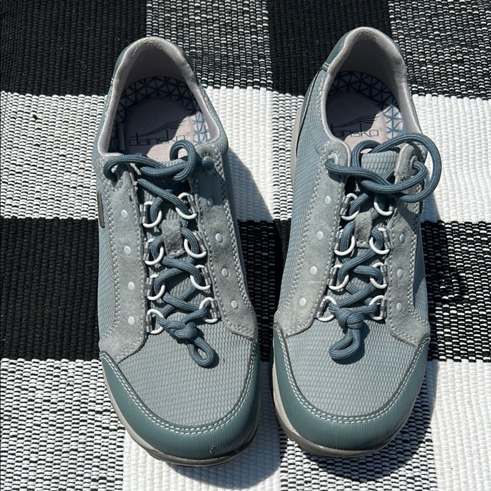 Dansko Women’s Peggy Waterproof Outdoor Shoe.